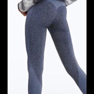 Pink seamless workout tight in navy blue